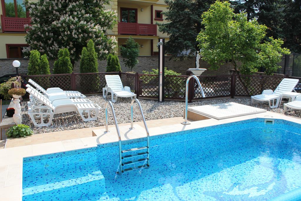 Guesthouse Villa Elizabet Palić エクステリア 写真