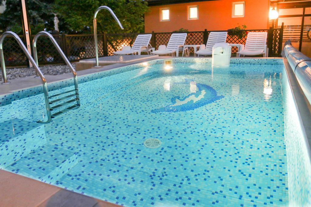 Guesthouse Villa Elizabet Palić エクステリア 写真