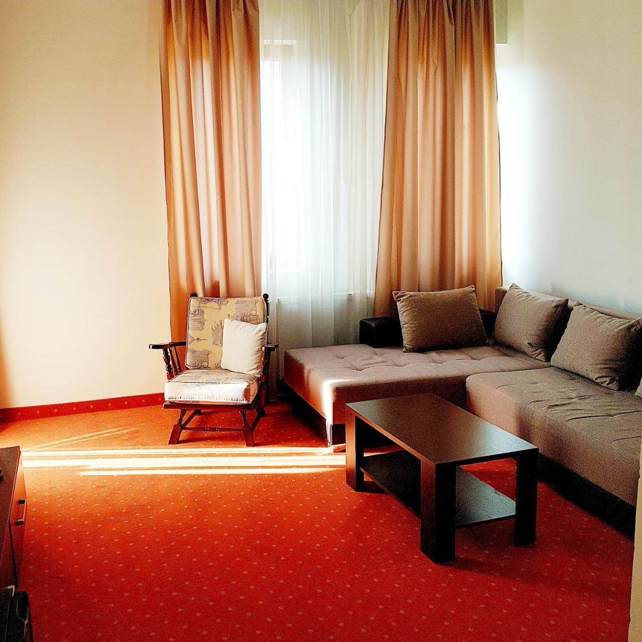 Guesthouse Villa Elizabet Palić エクステリア 写真